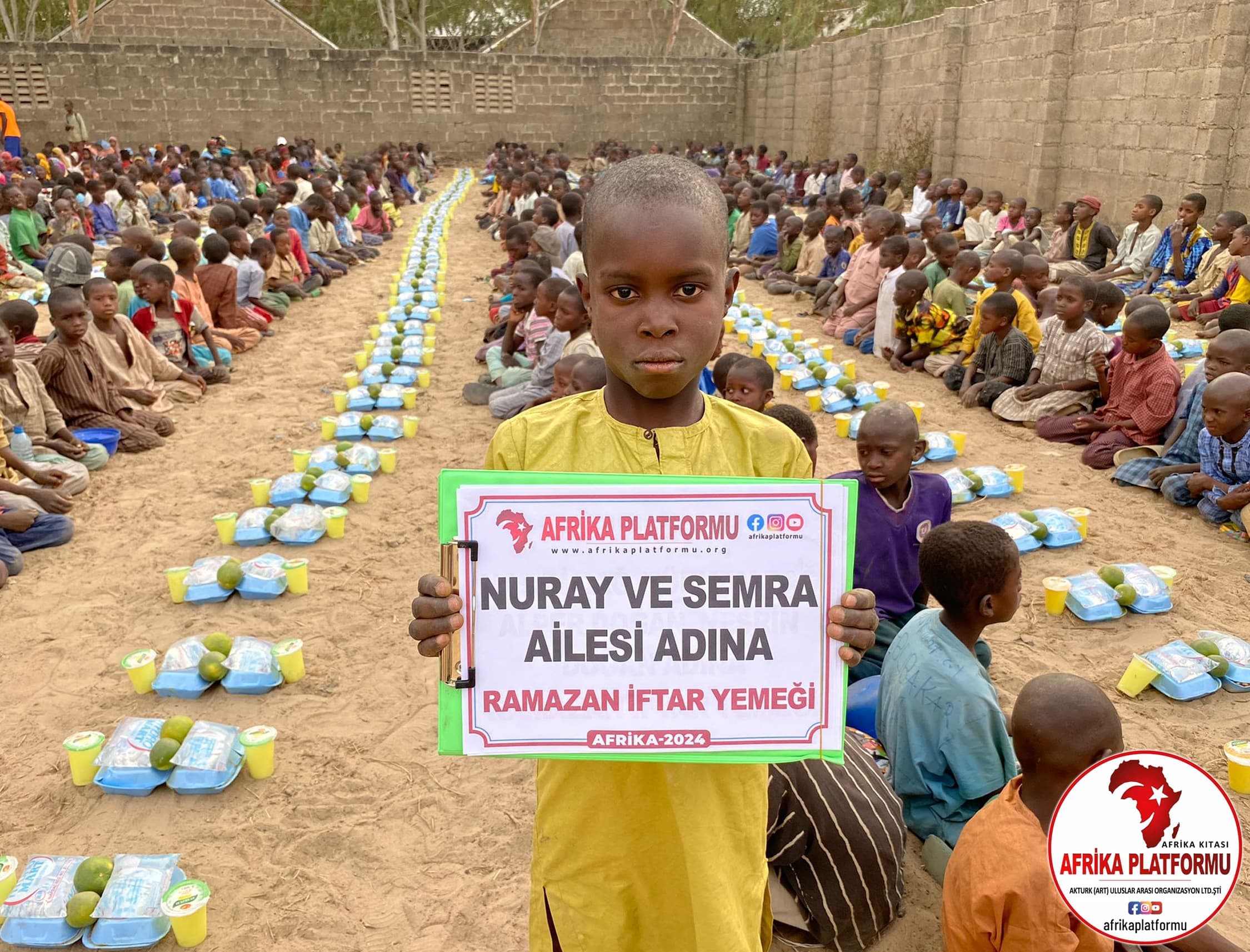 Afrika'da İftar Yemeği Vermek
                            
