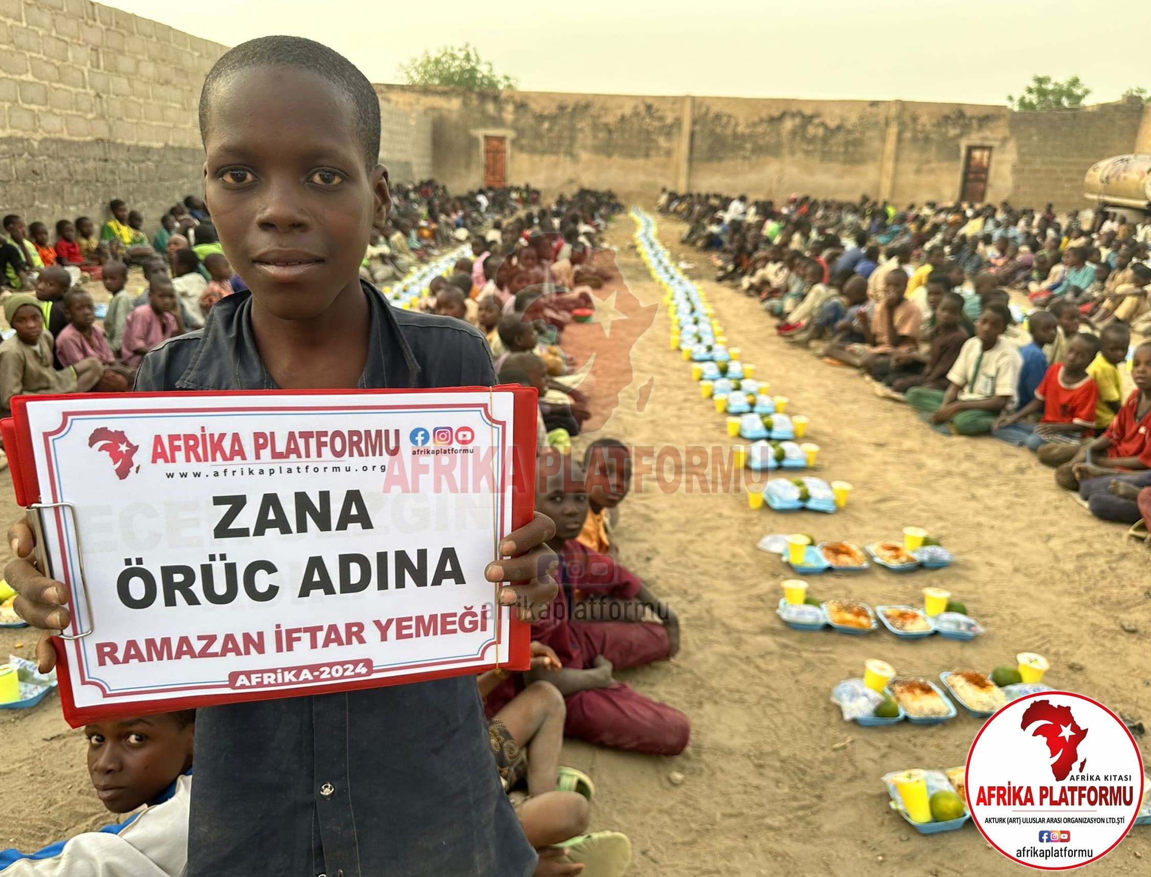 Afrika'da İftar Yemeği Vermek
                            
