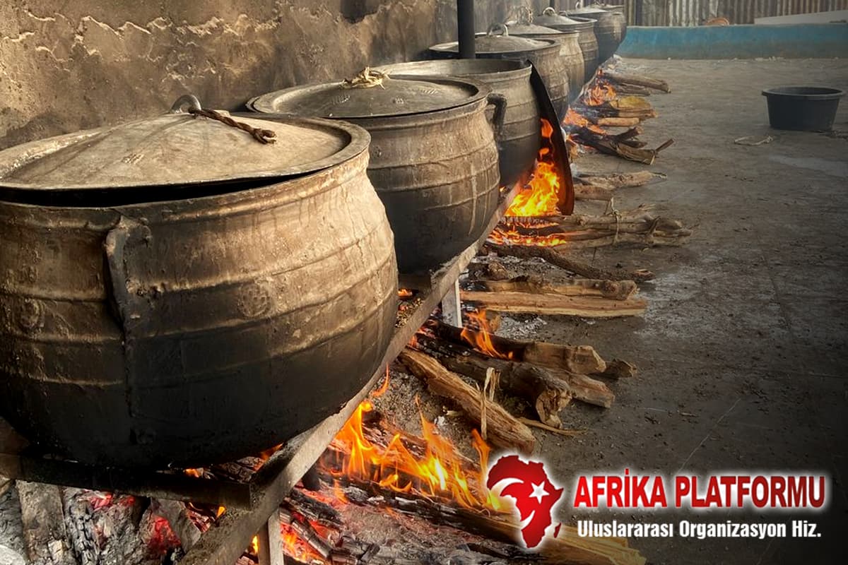 Afrika’da İftar Sofraları Hazırlanıyor