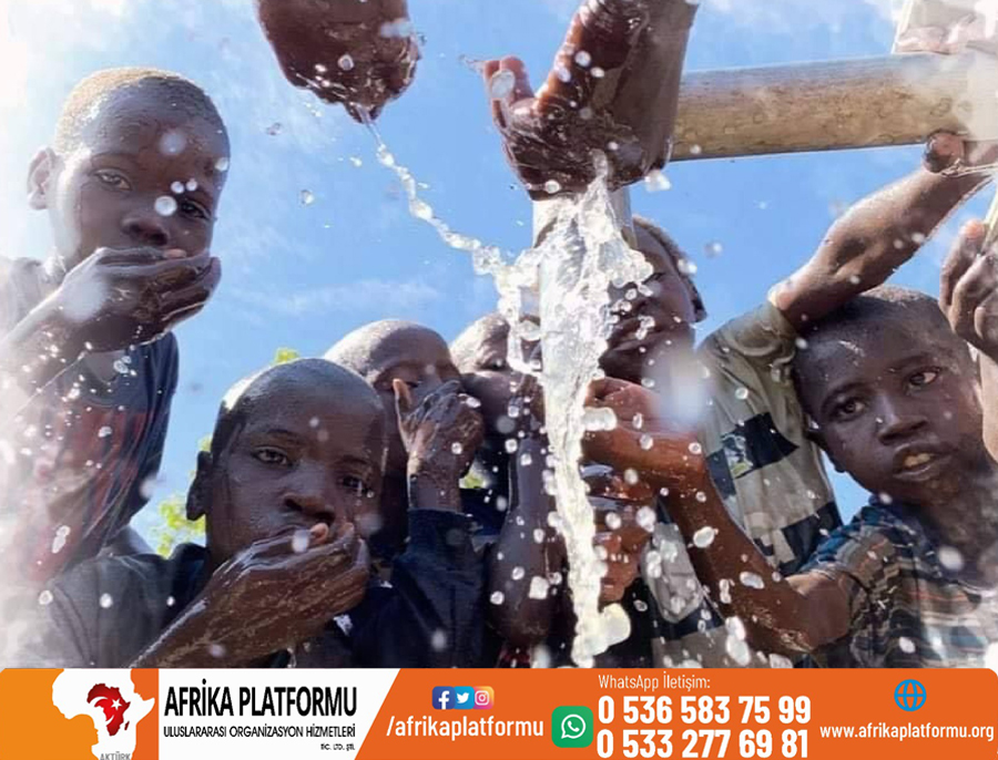 Afrika’da İhtiyacı Olan Çocuklara Su Kuyusu