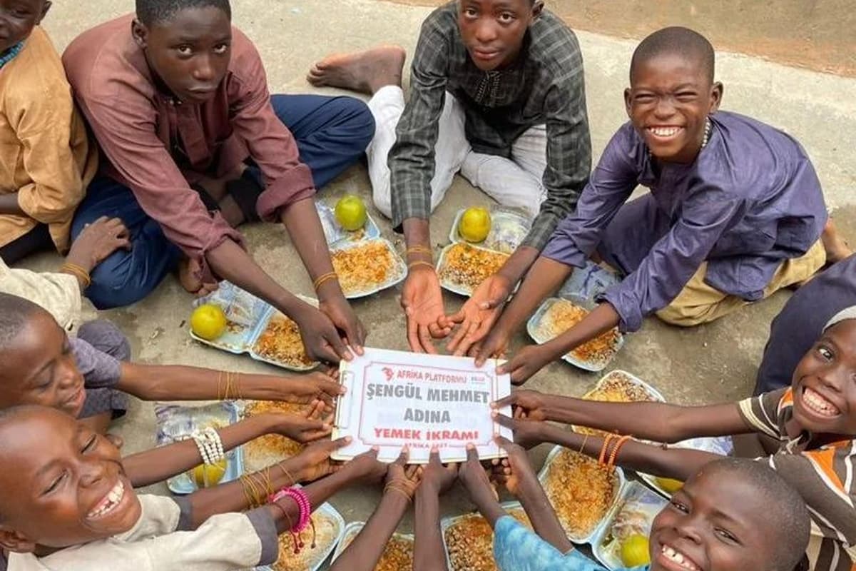 Afrika’da Yemek Vermek İçin Bizlerle İrtibata Geçin