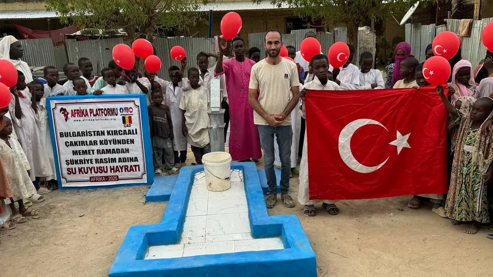 Çad'da su kuyusu hayratı açılışı ve isim levhası